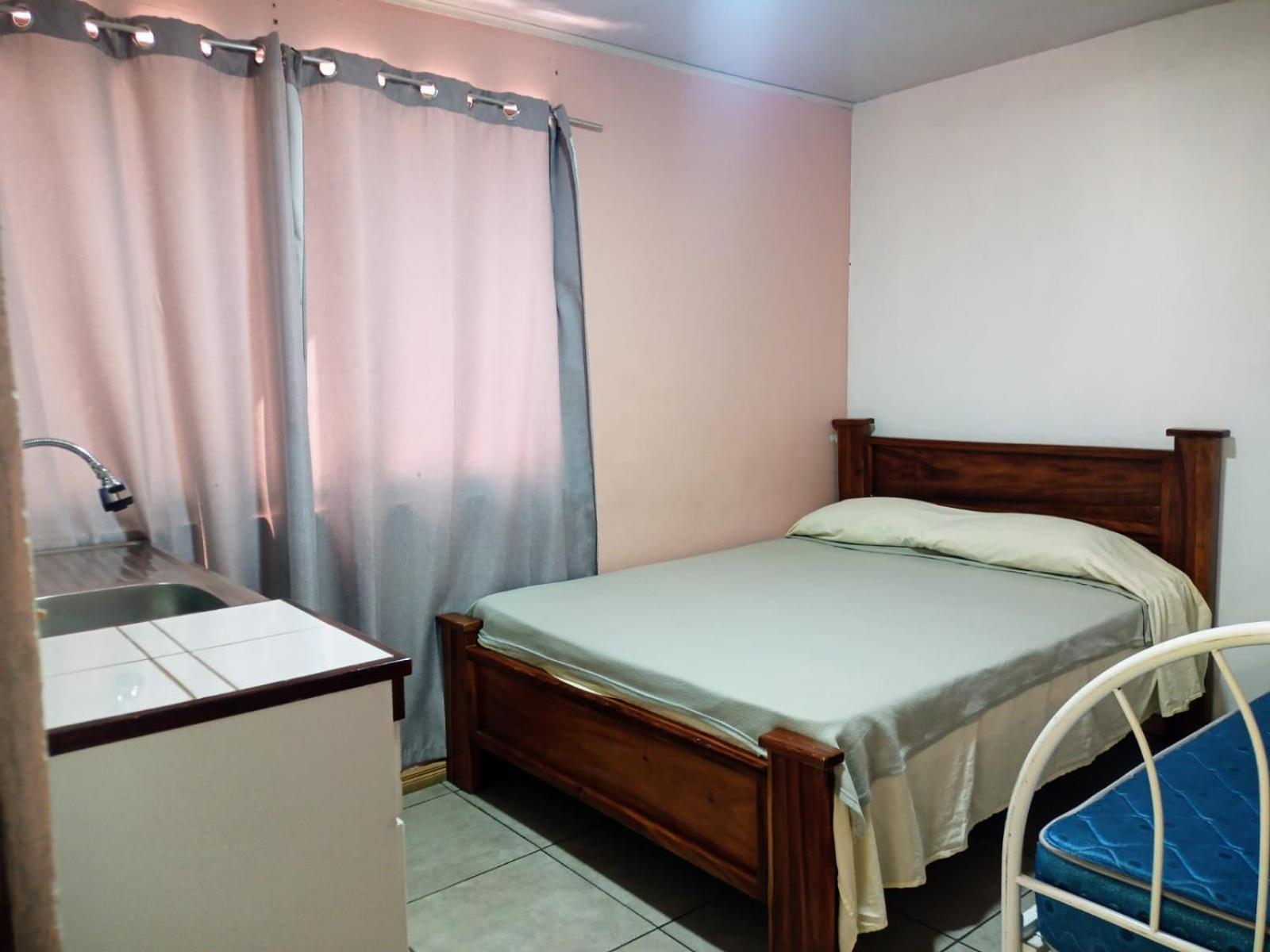 Hogar Tico-Estadounidense Cerca De Aeropuerto Alajuela Dış mekan fotoğraf